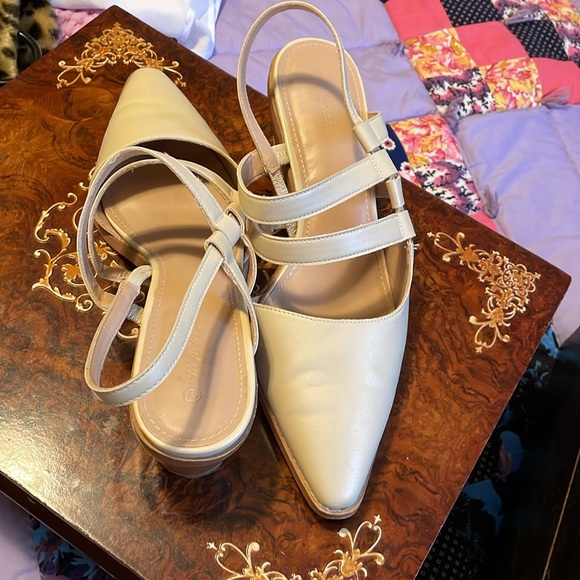 Lovely Stacked Heel shoes - Picture 9 of 9